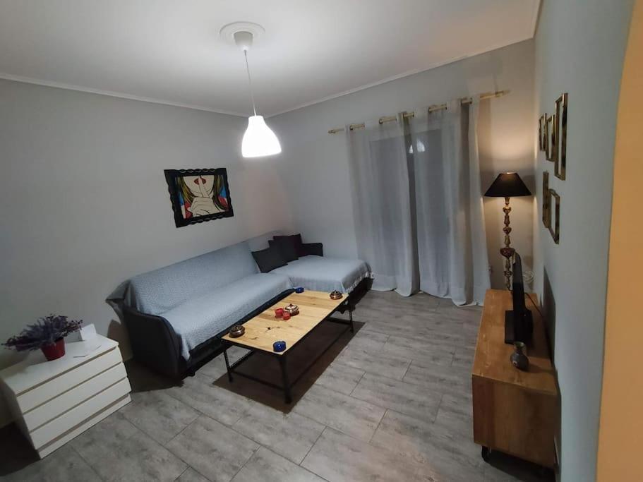 Nice& Cozy Flat 1Min From The Heart Of Athens.Wifi Exterior photo