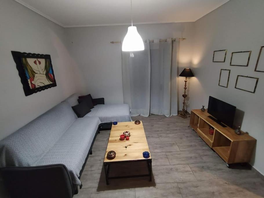 Nice& Cozy Flat 1Min From The Heart Of Athens.Wifi Exterior photo
