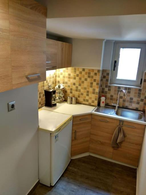 Nice& Cozy Flat 1Min From The Heart Of Athens.Wifi Exterior photo