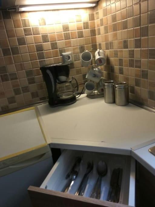 Nice& Cozy Flat 1Min From The Heart Of Athens.Wifi Exterior photo