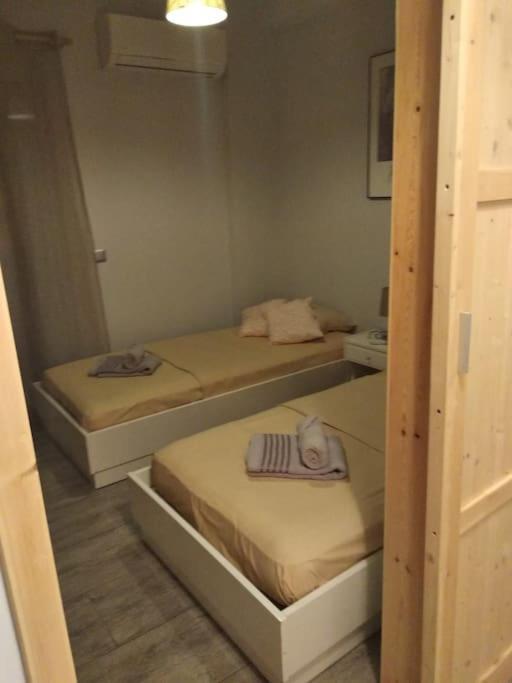 Nice& Cozy Flat 1Min From The Heart Of Athens.Wifi Exterior photo